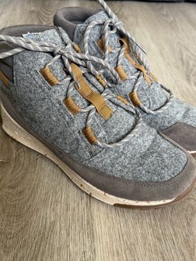 Chaco Borealis Ledge Waterproof Boots Wool Grey Speckle Women’s 10